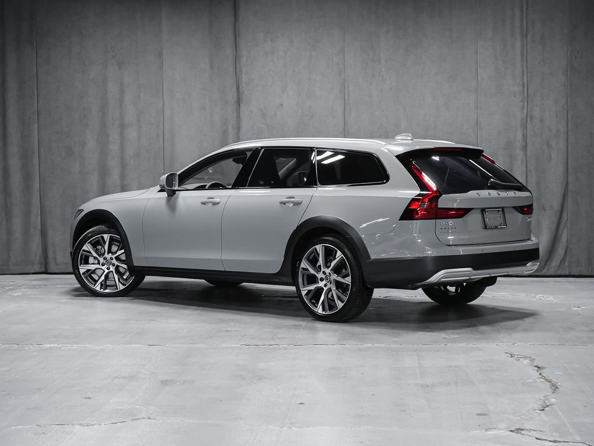 2026 Volvo V90 Cross Country Ultra-5
