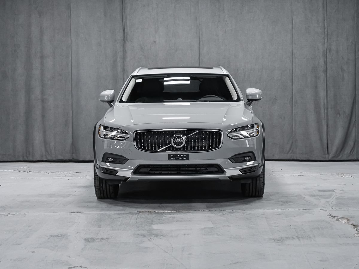 2026 Volvo V90 Cross Country Ultra-3