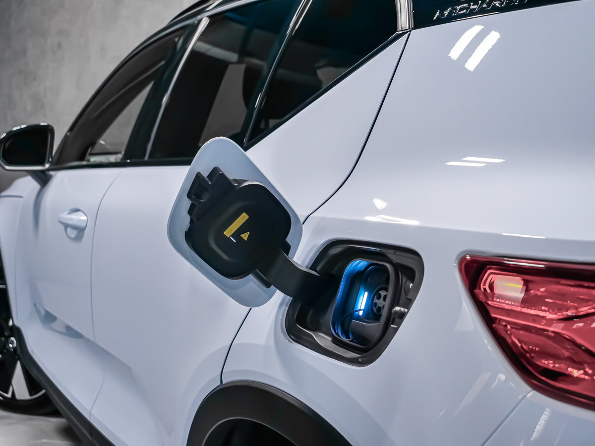Volvo XC40 Recharge Pure Electric PLUS CLIMATE 2024-5