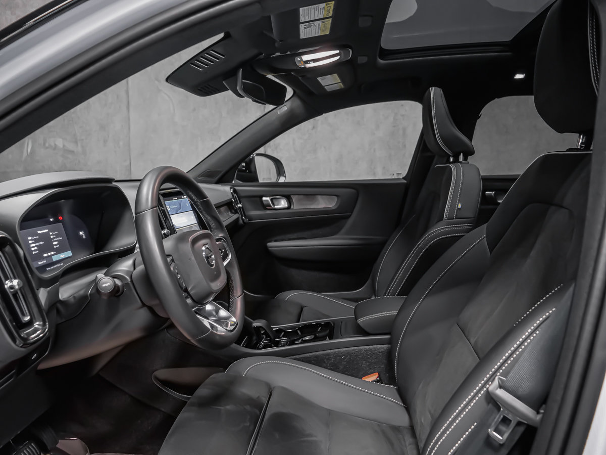 Volvo XC40 Recharge Pure Electric PLUS CLIMATE 2024-12