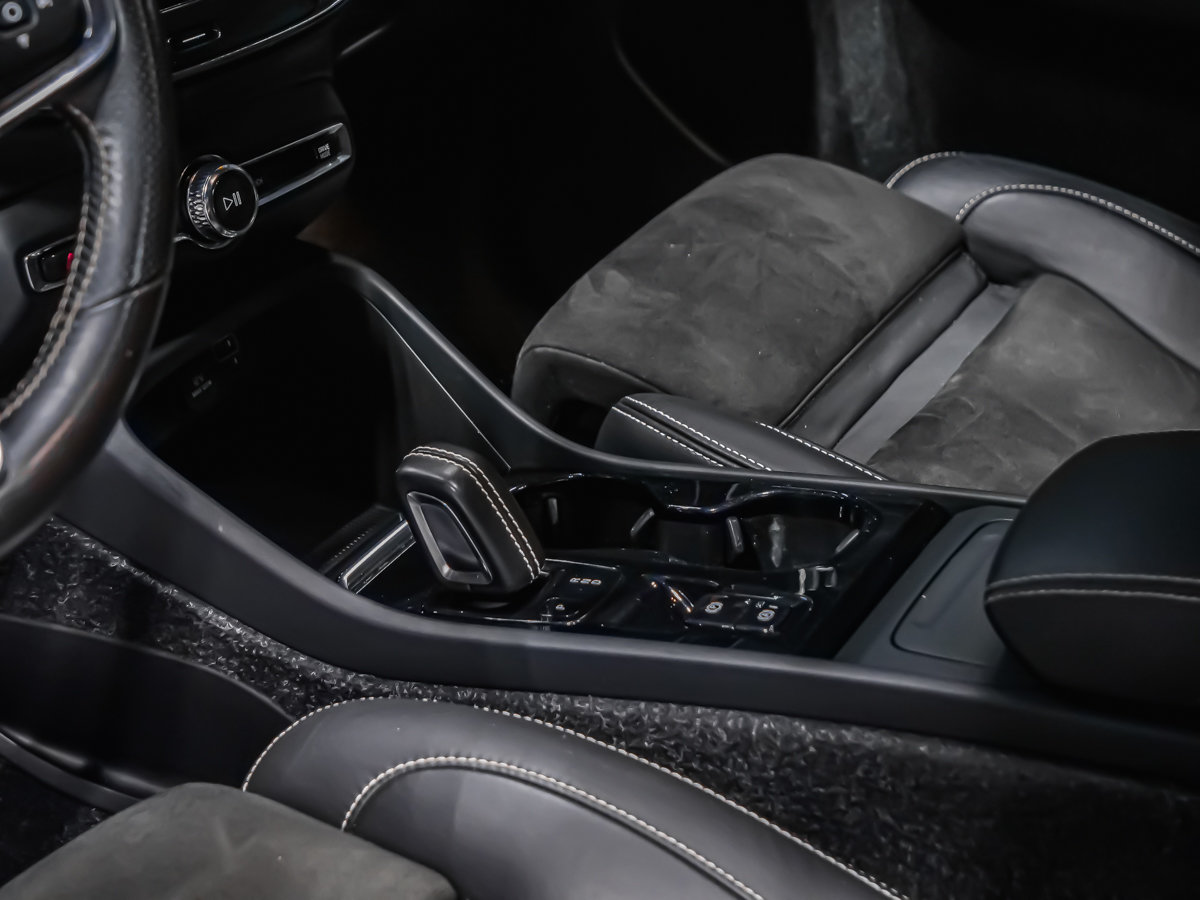 2021 Volvo XC40 T5 R-DESIGN CLIMATE-6