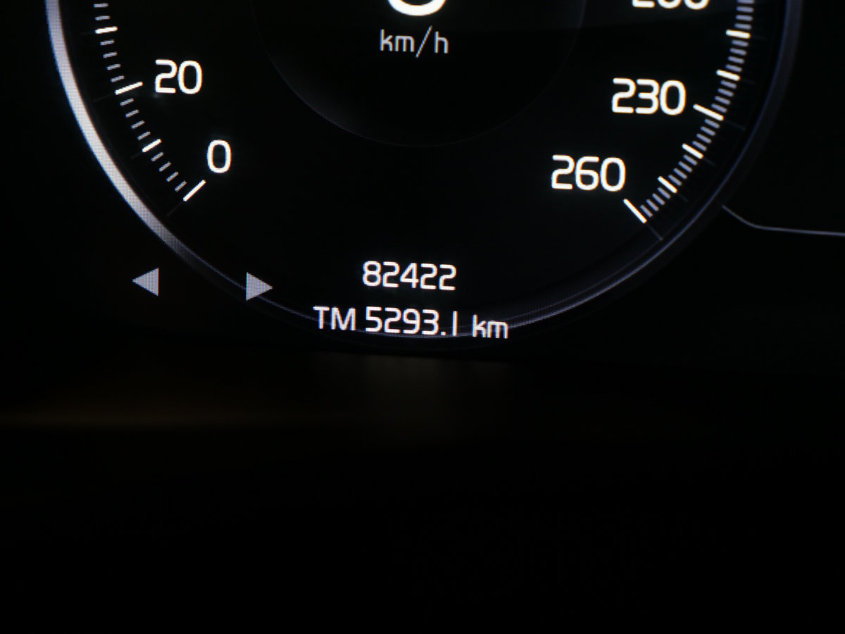 2021 Volvo XC40 T5 R-DESIGN CLIMATE-9