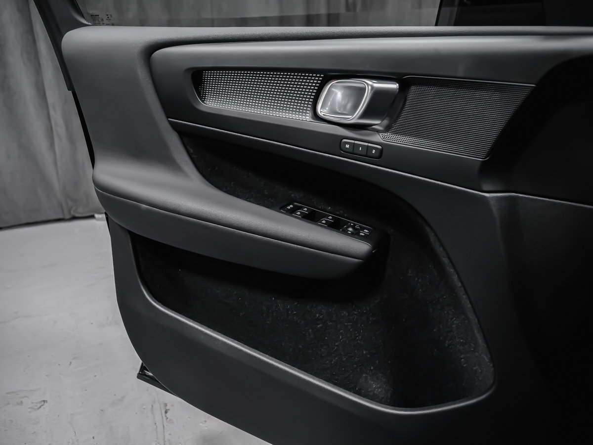 2021 Volvo XC40 T5 R-DESIGN ADVANCED-8
