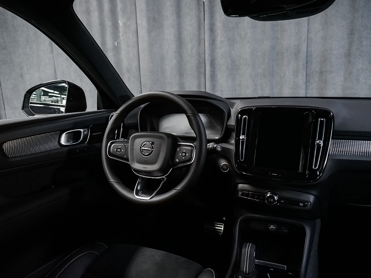 2022 Volvo XC40 R-DESIGN-15