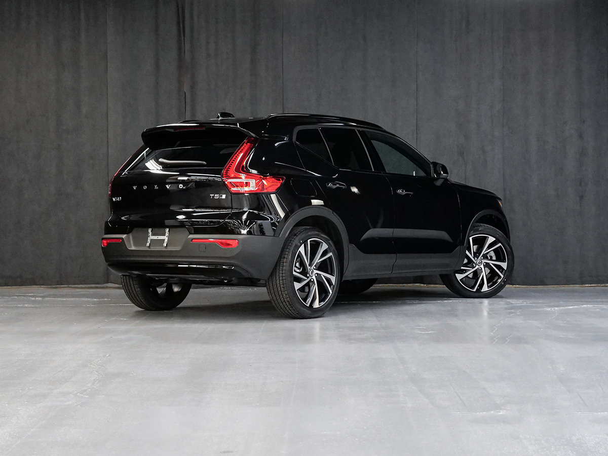 2022 Volvo XC40 R-DESIGN-4