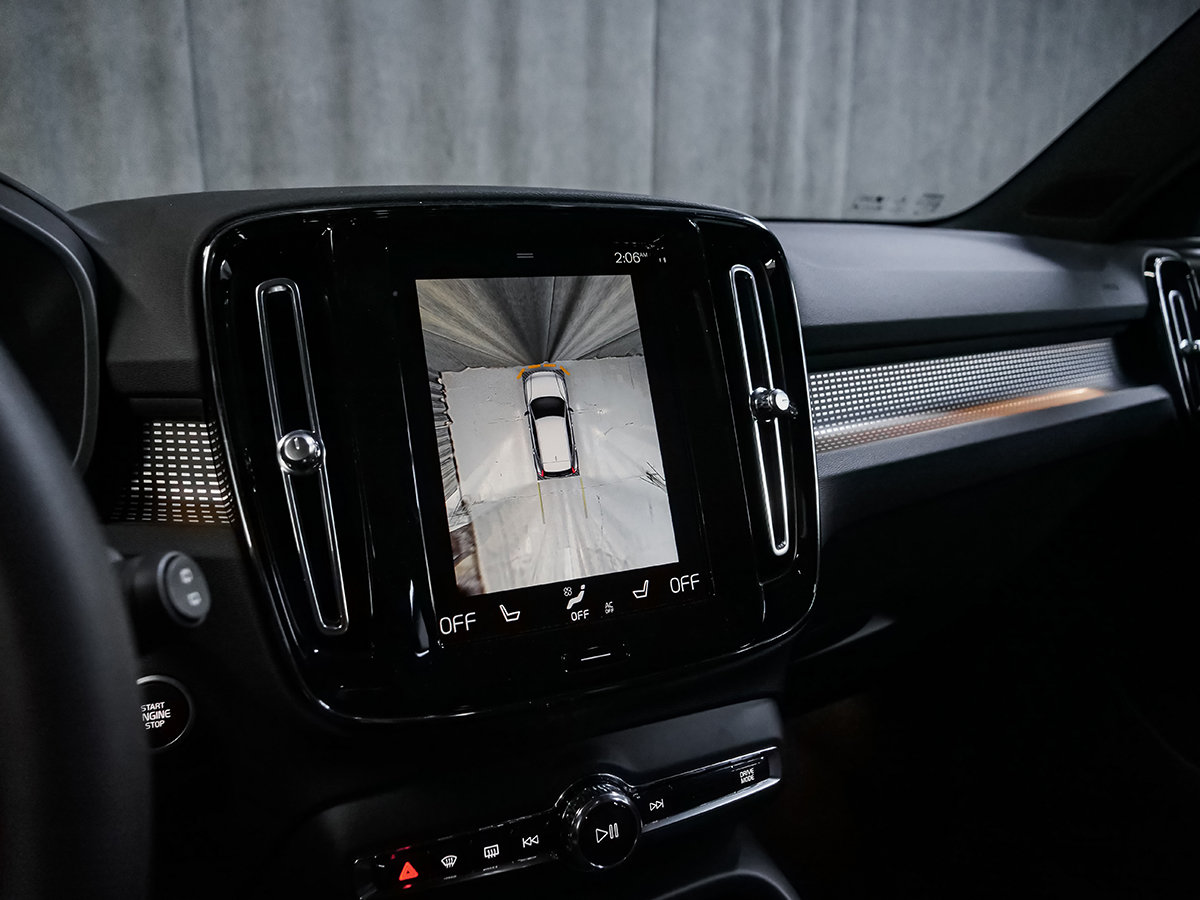 2022 Volvo XC40 R-DESIGN-12