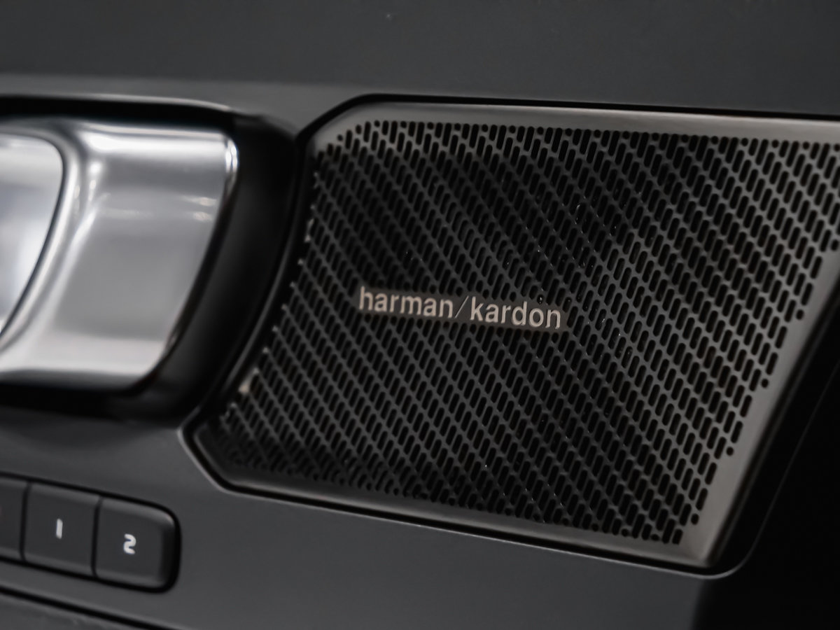 Volvo XC40 R-Design Harman Kardon 2022-10