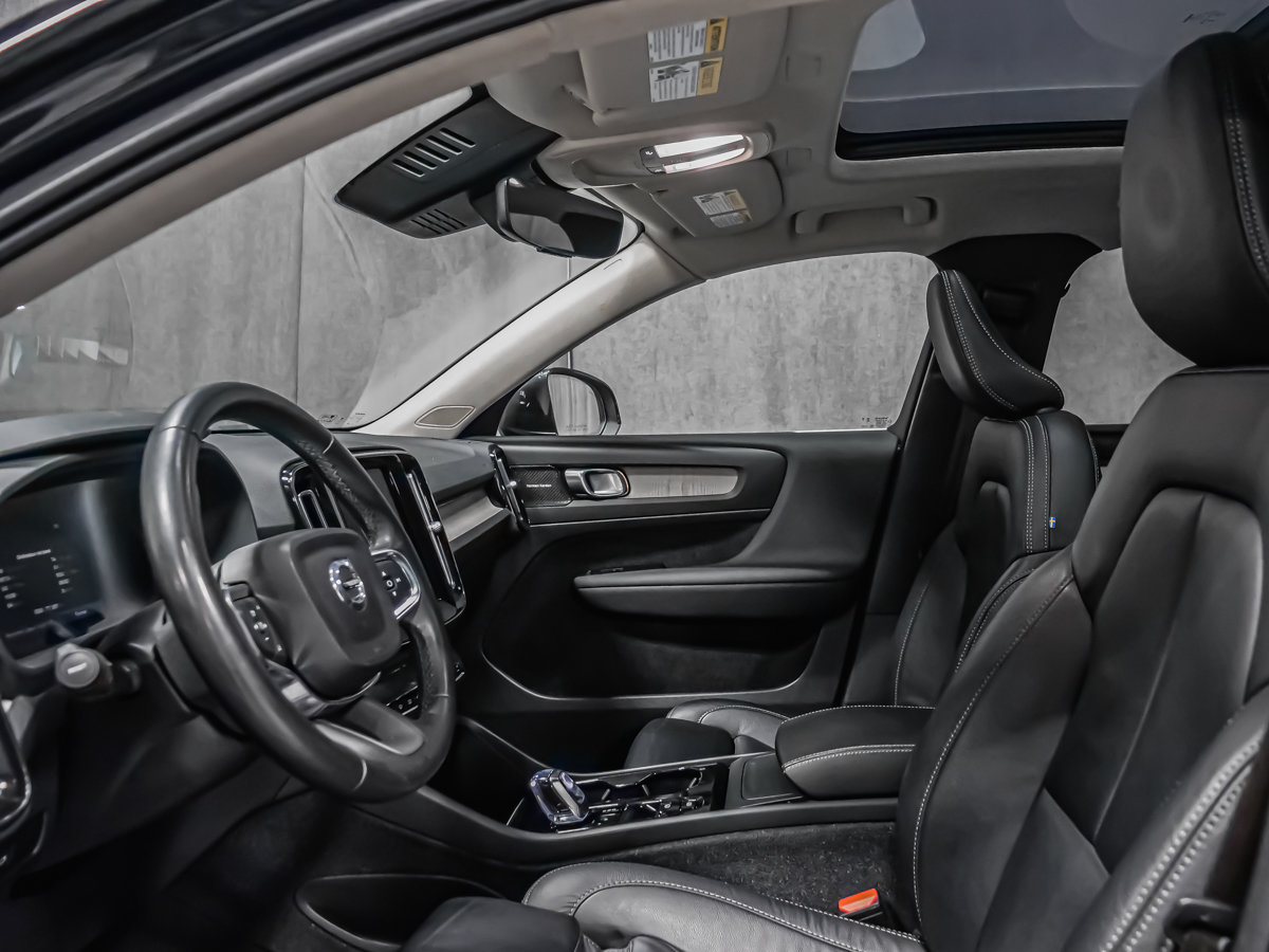 2023 Volvo XC40 B5 PLUS BRIGHT-11
