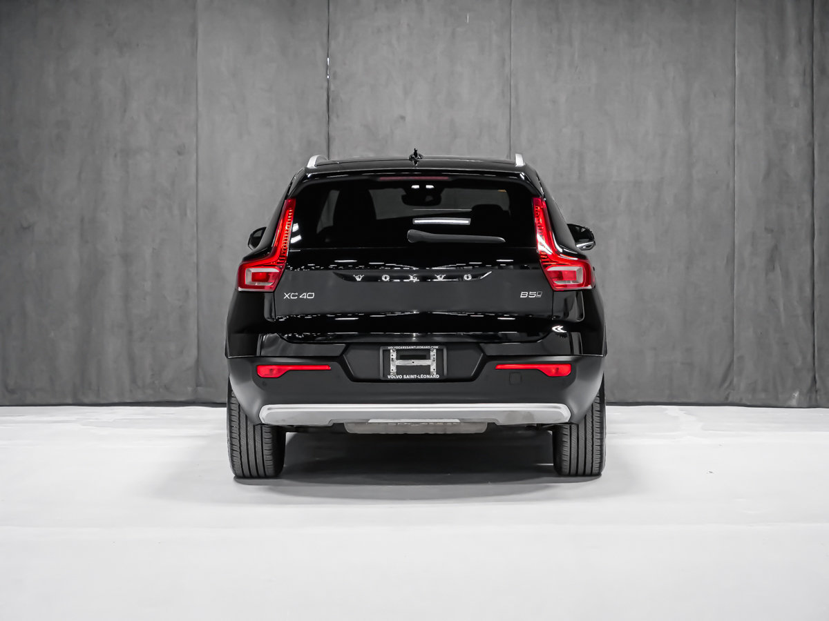Volvo XC40 B5 PLUS DARK 2023-4