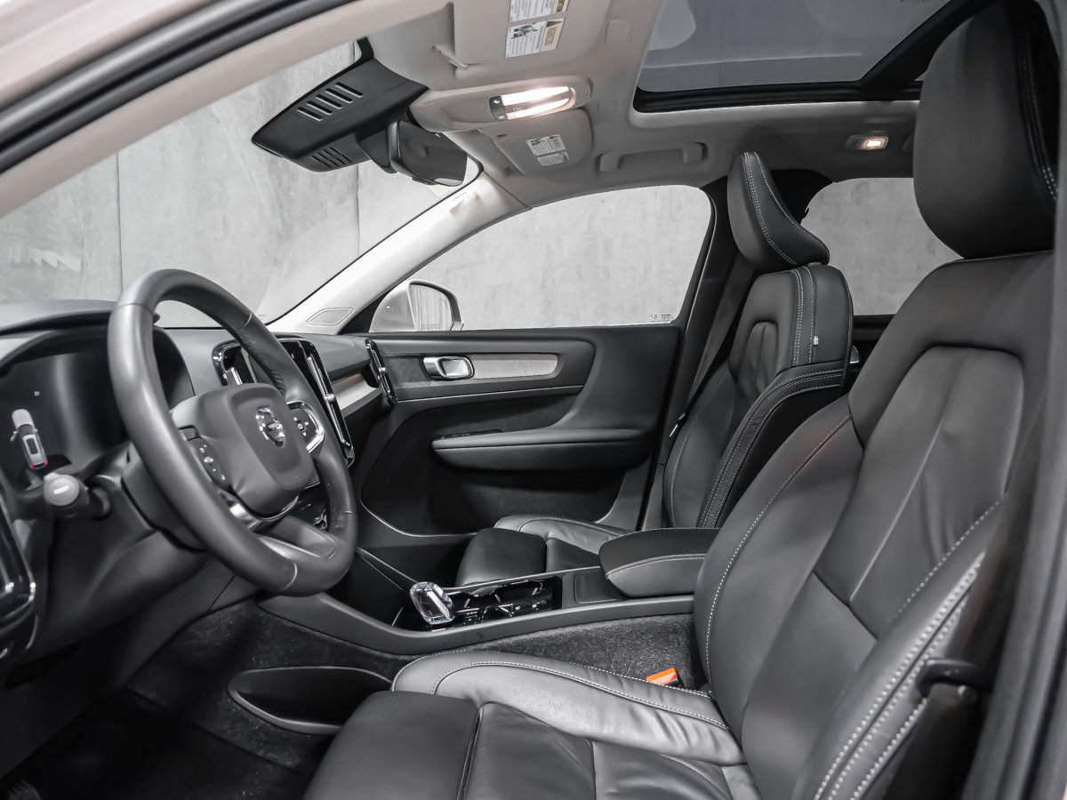 2023 Volvo XC40 B5 PLUS BRIGHT CLIMATE-10