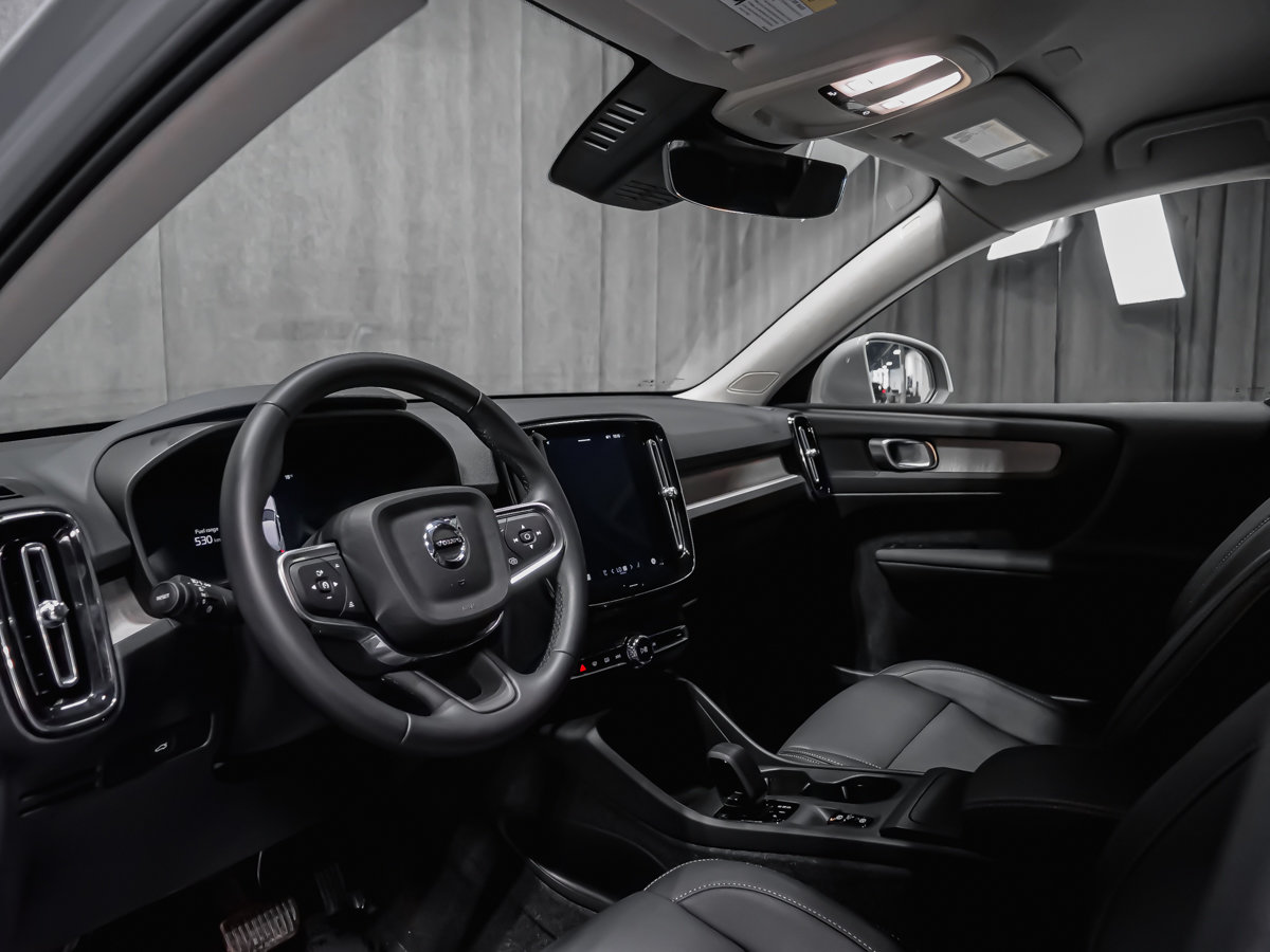 2025 Volvo XC40 B5 CORE BRIGHT CLIMATE-5