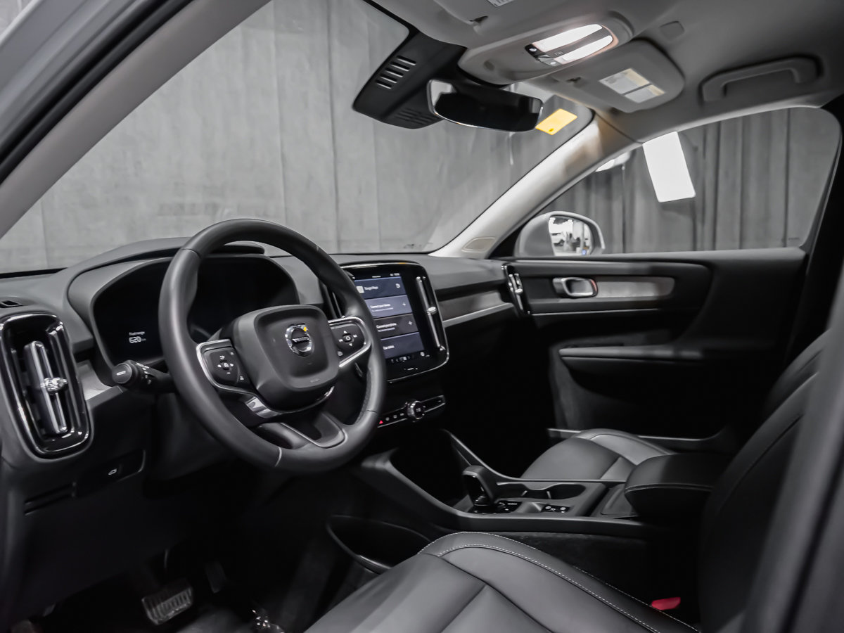 2025 Volvo XC40 B5 CORE BRIGHT CLIMATE-5