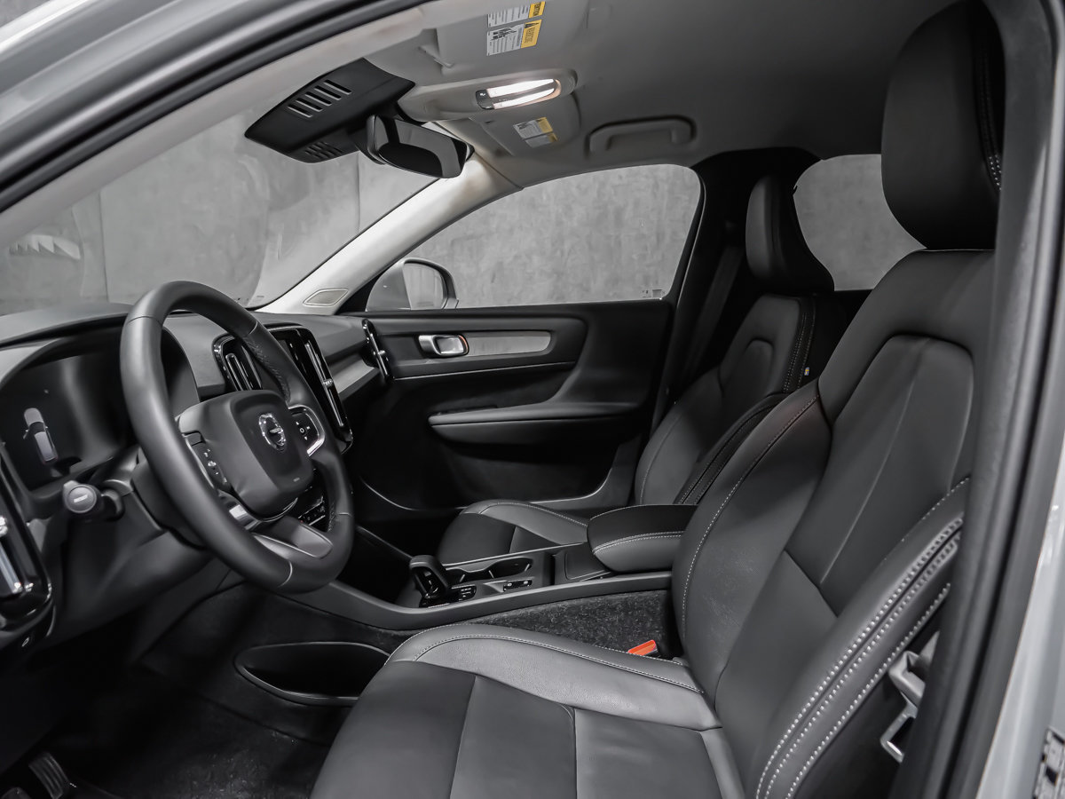 2025 Volvo XC40 B5 CORE BRIGHT CLIMATE-9