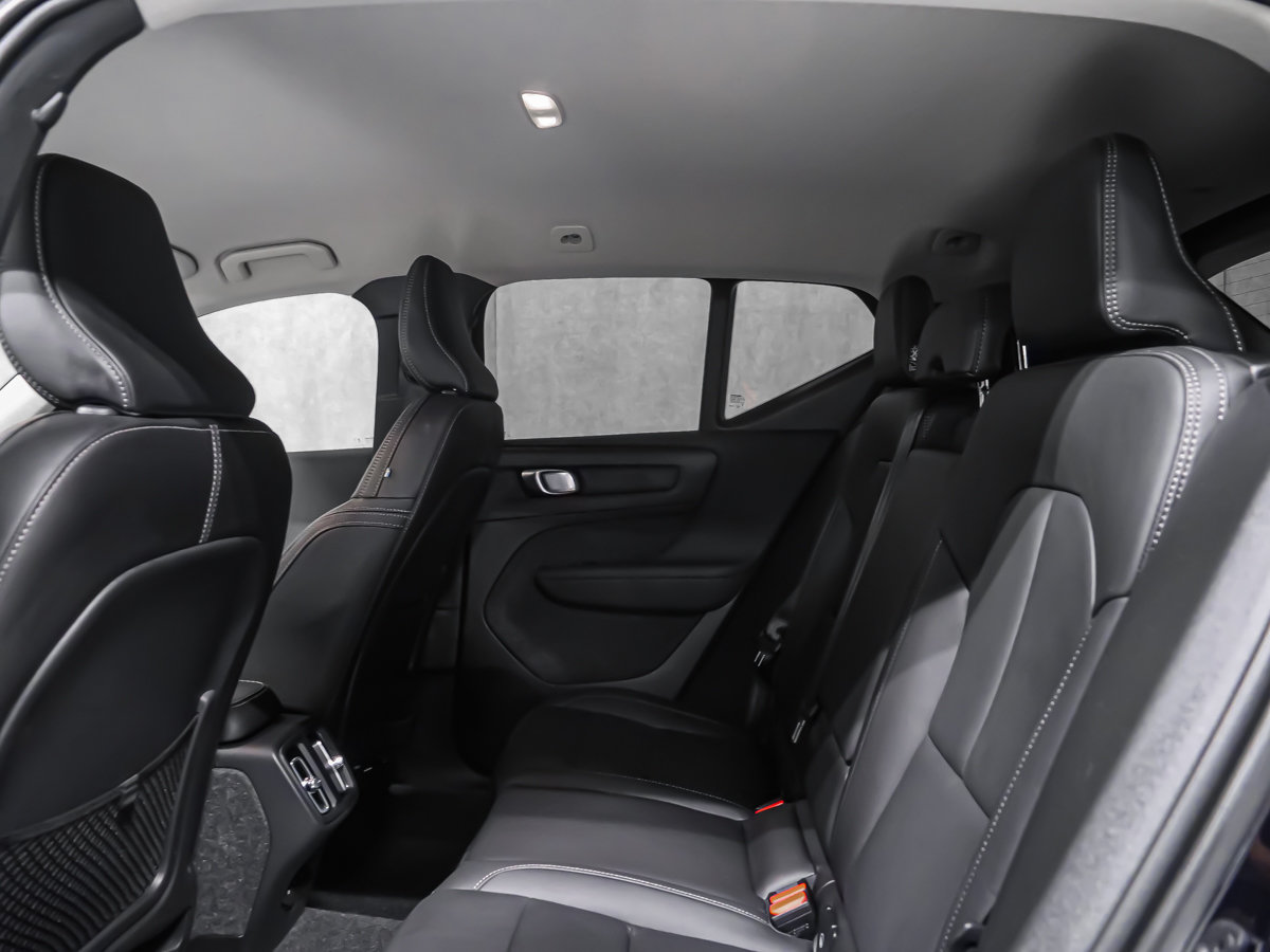 Volvo XC40 B5 CORE BRIGHT CLIMATE 2025-11