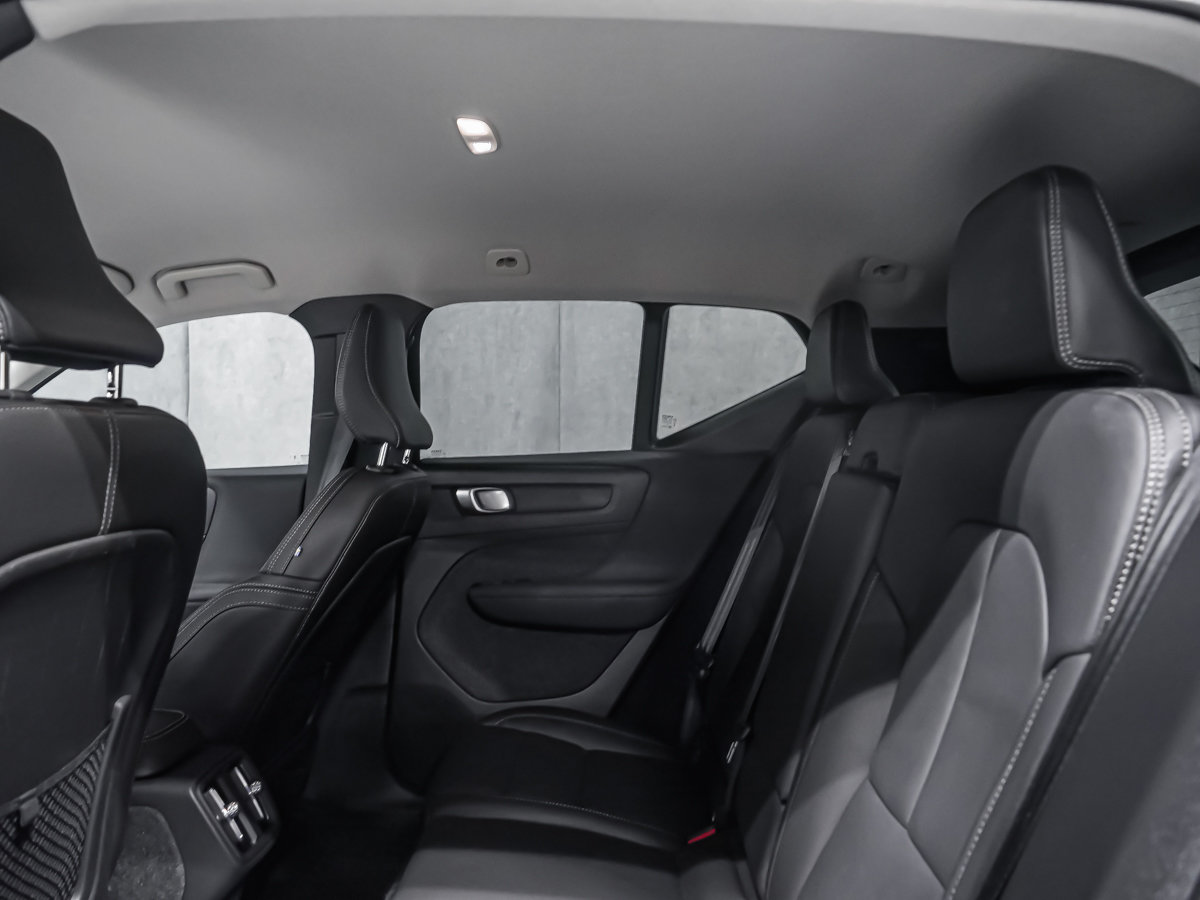 Volvo XC40 B5 CORE BRIGHT 2025-11