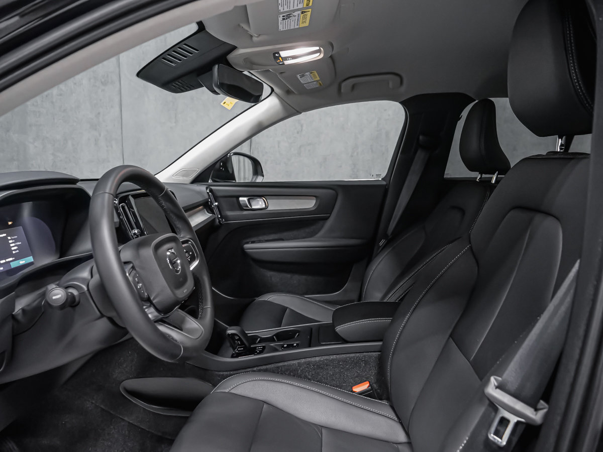Volvo XC40 B5 CORE BRIGHT 2025-10