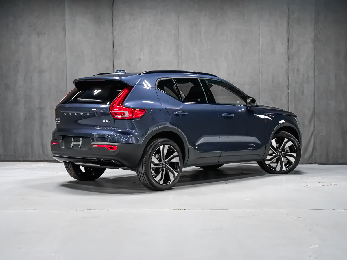 Volvo XC40 Plus (Dark Theme) 2026-3