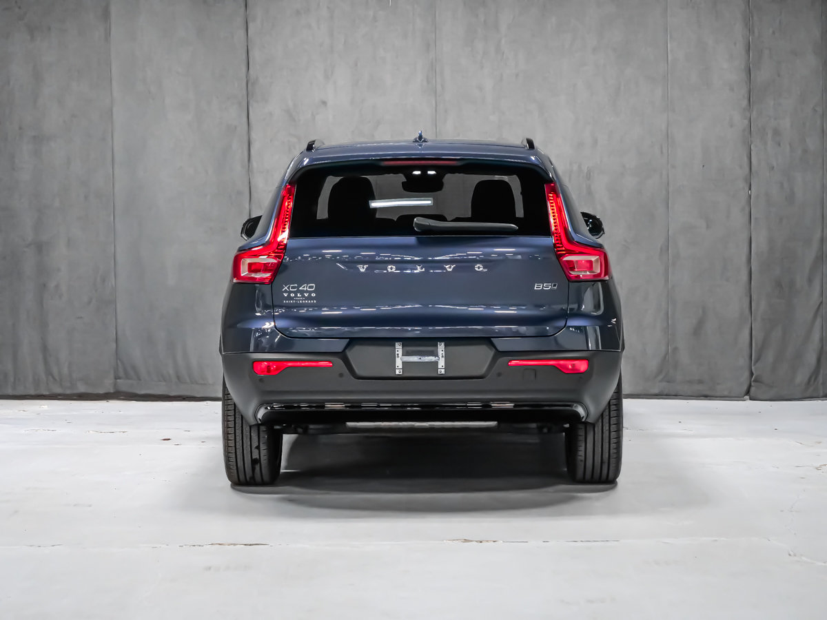 Volvo XC40 Plus (Dark Theme) 2026-5