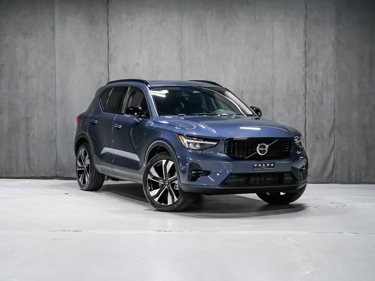 Volvo XC40 Plus (Dark Theme) 2026-4