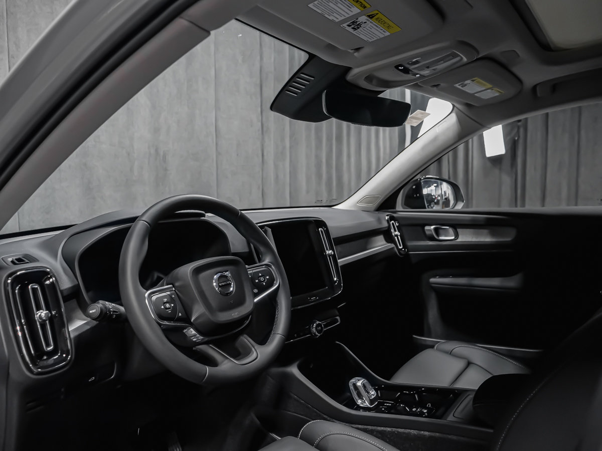 2026 Volvo XC40 Plus (Dark Theme)-6