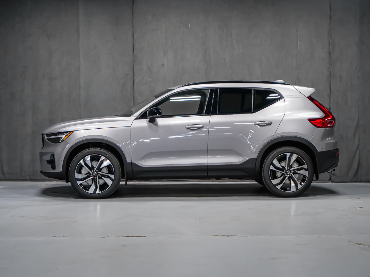 2026 Volvo XC40 Ultra (Dark Theme)-2