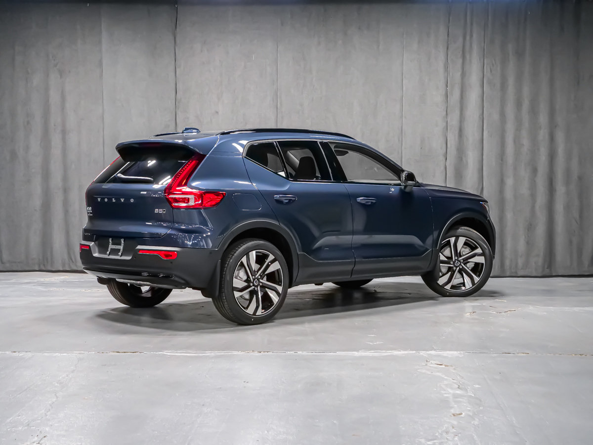 Volvo XC40 Plus (Dark Theme) 2026-4