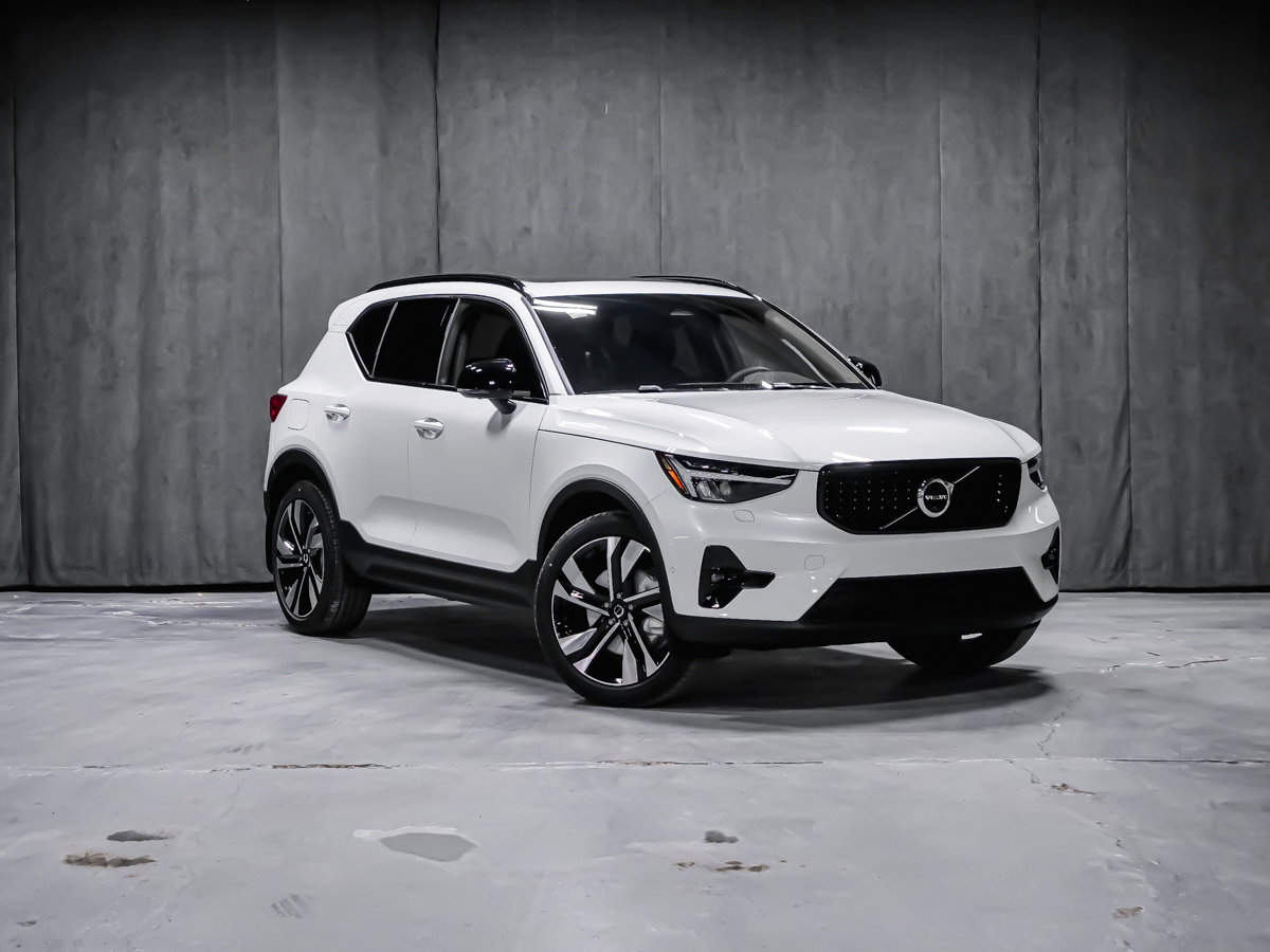 Volvo XC40 Plus (Dark Theme) 2026-1