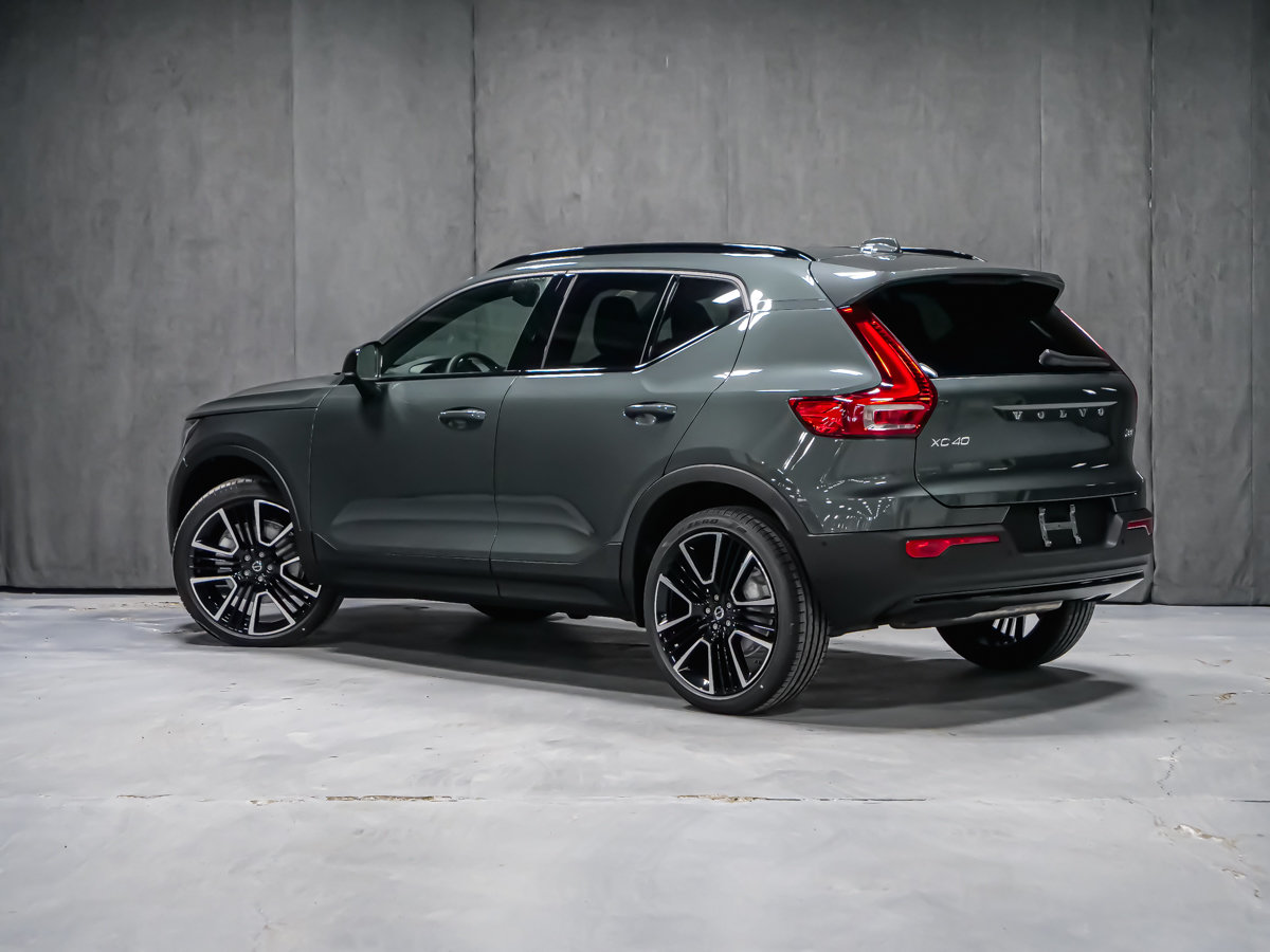Volvo XC40 Plus (Dark Theme) 2026-4