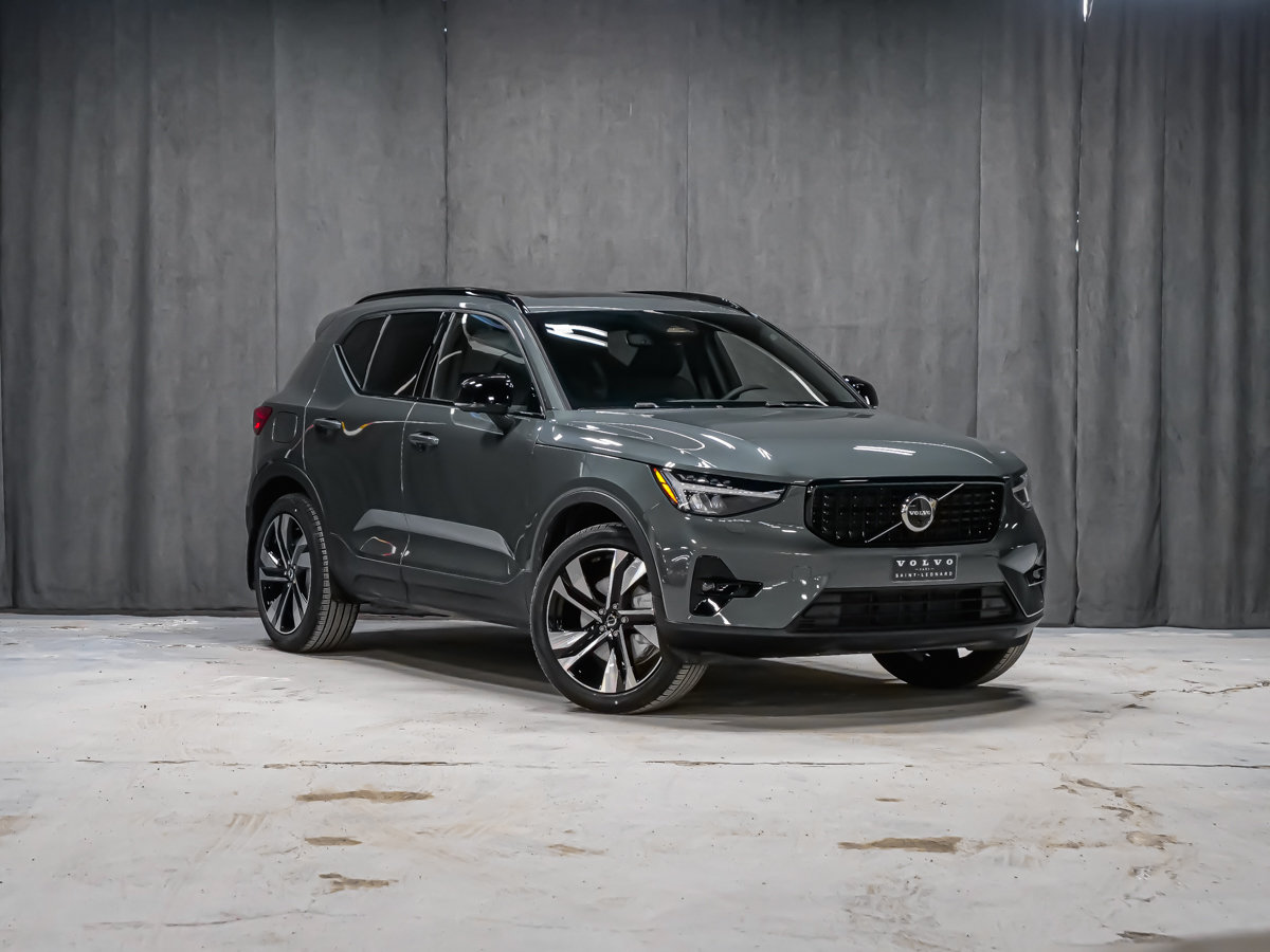 2026 Volvo XC40 Plus (Dark Theme)-1