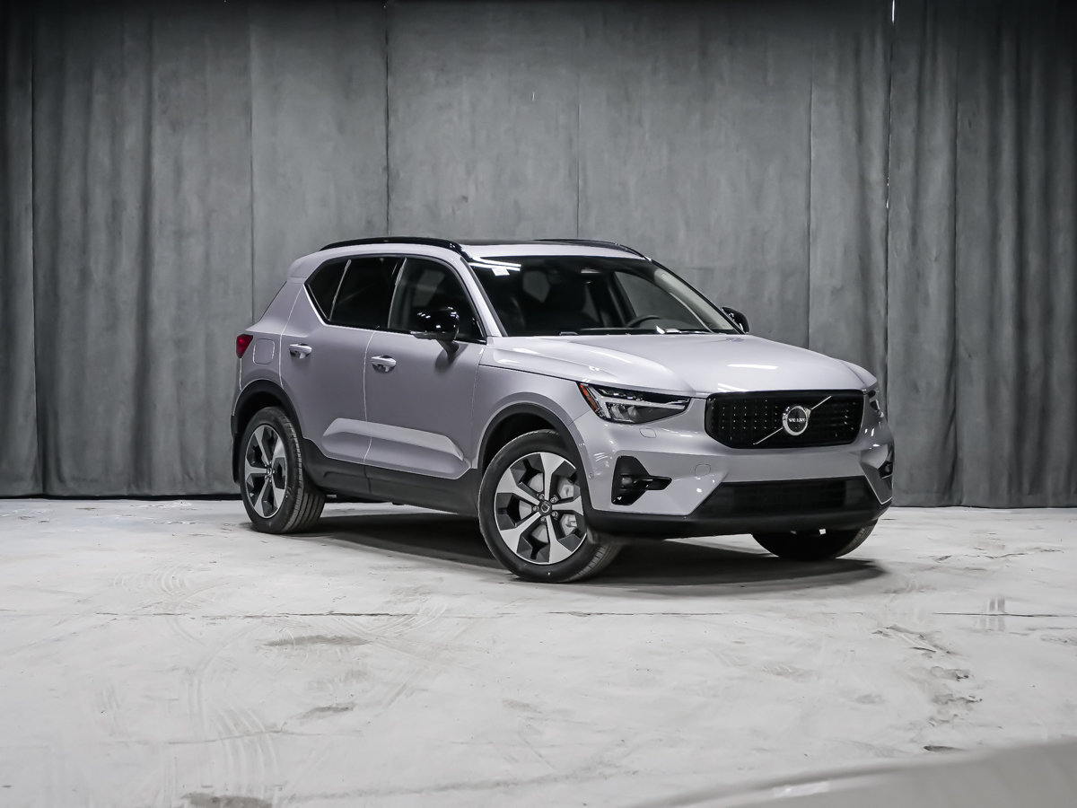 Volvo XC40 Plus (Dark Theme) 2026-1