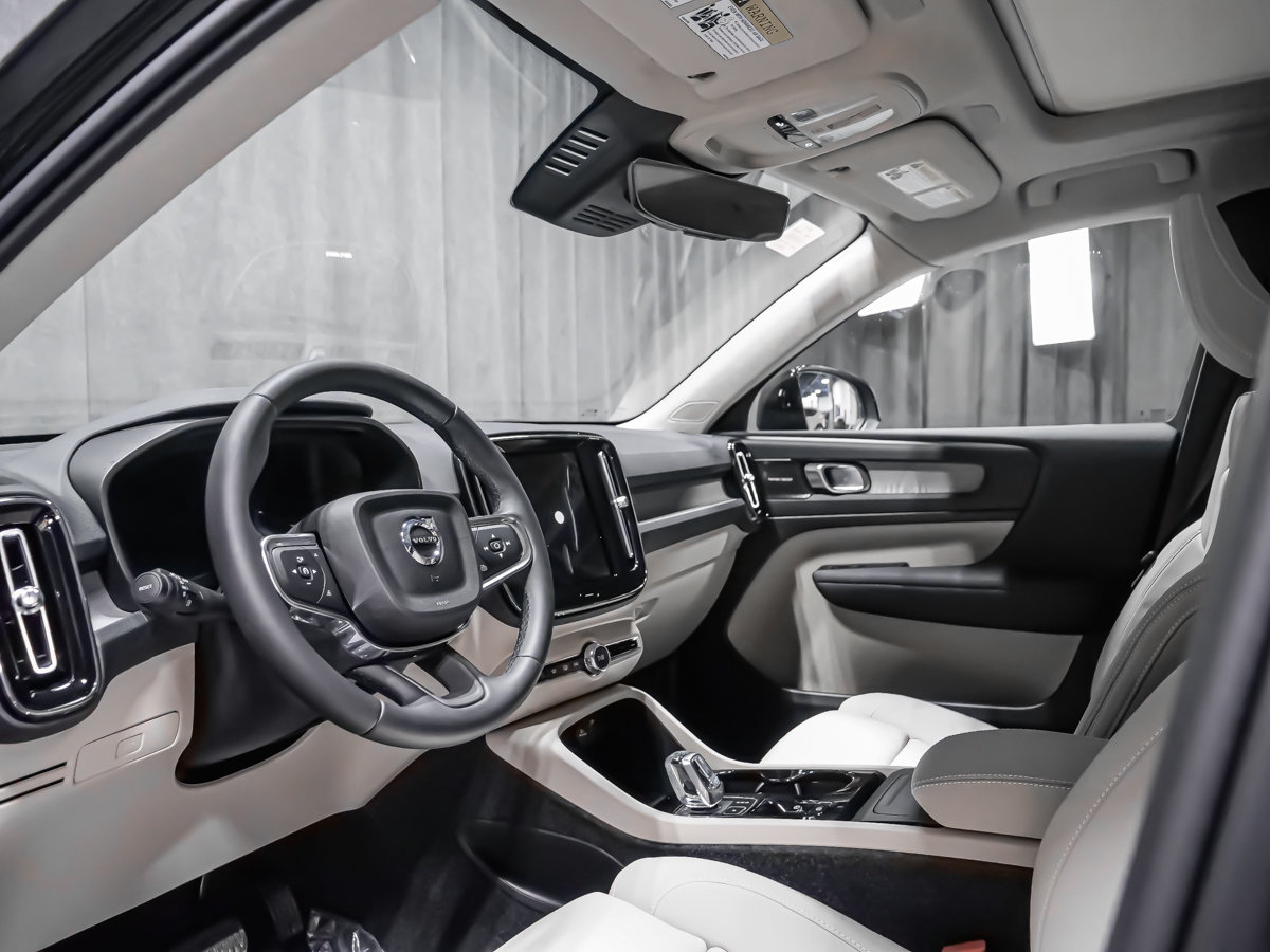 Volvo XC40 Ultra (Dark Theme) 2026-6