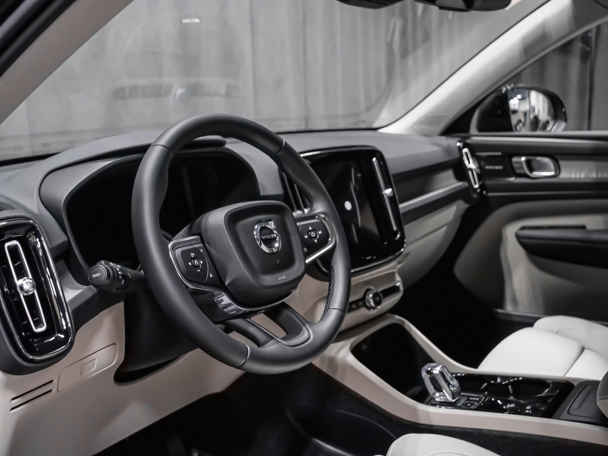 Volvo XC40 Ultra (Dark Theme) 2026-8