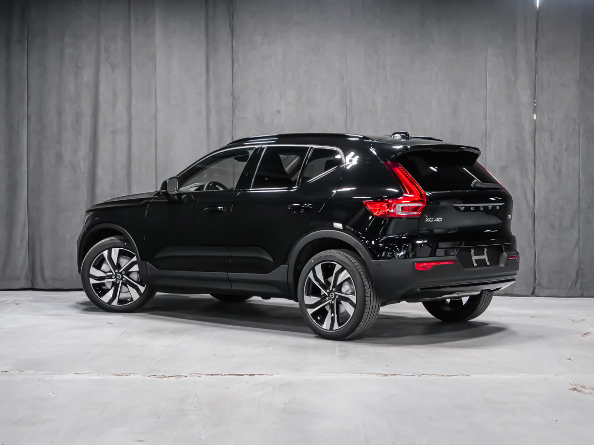 Volvo XC40 Plus (Dark Theme) 2026-3