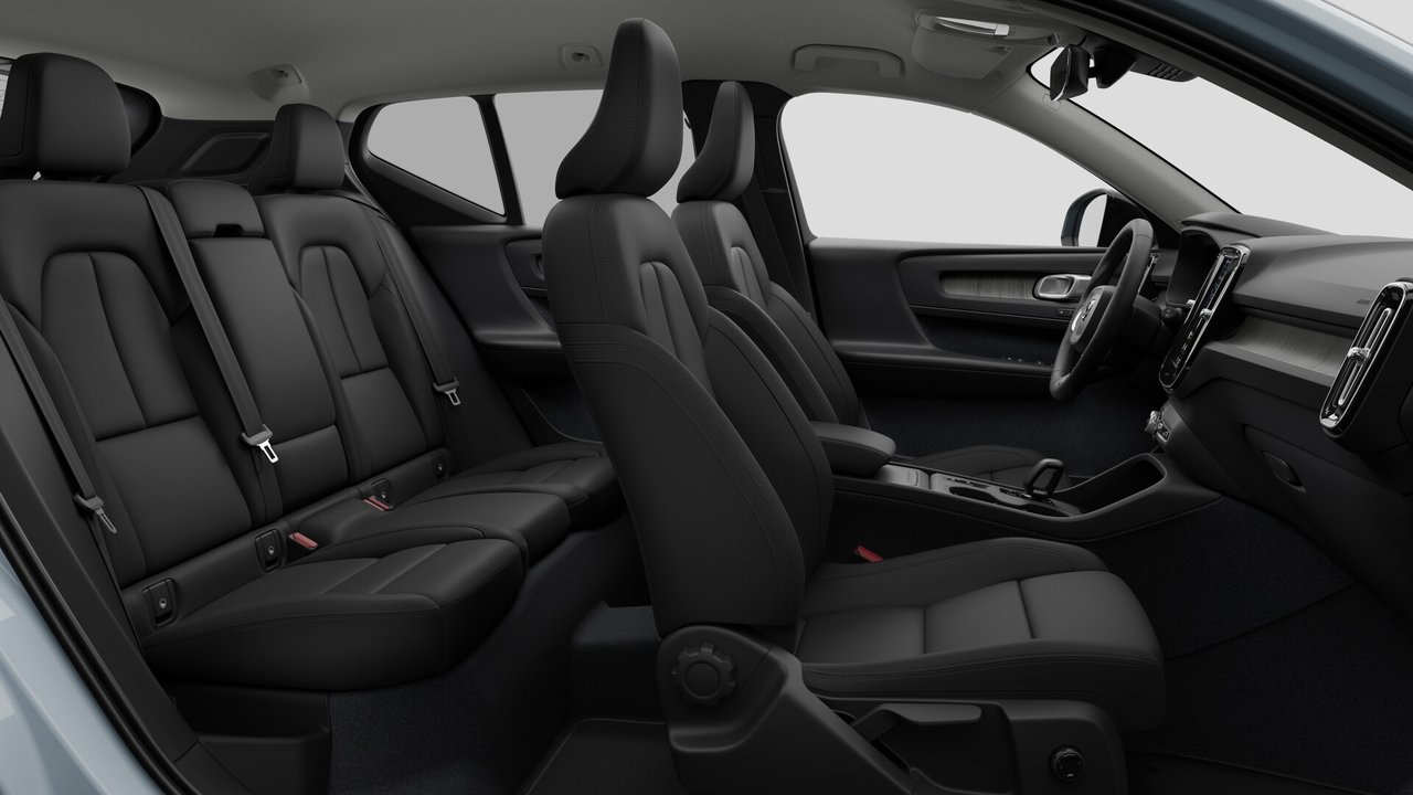 Volvo XC40 Core (Dark Theme) 2026-12