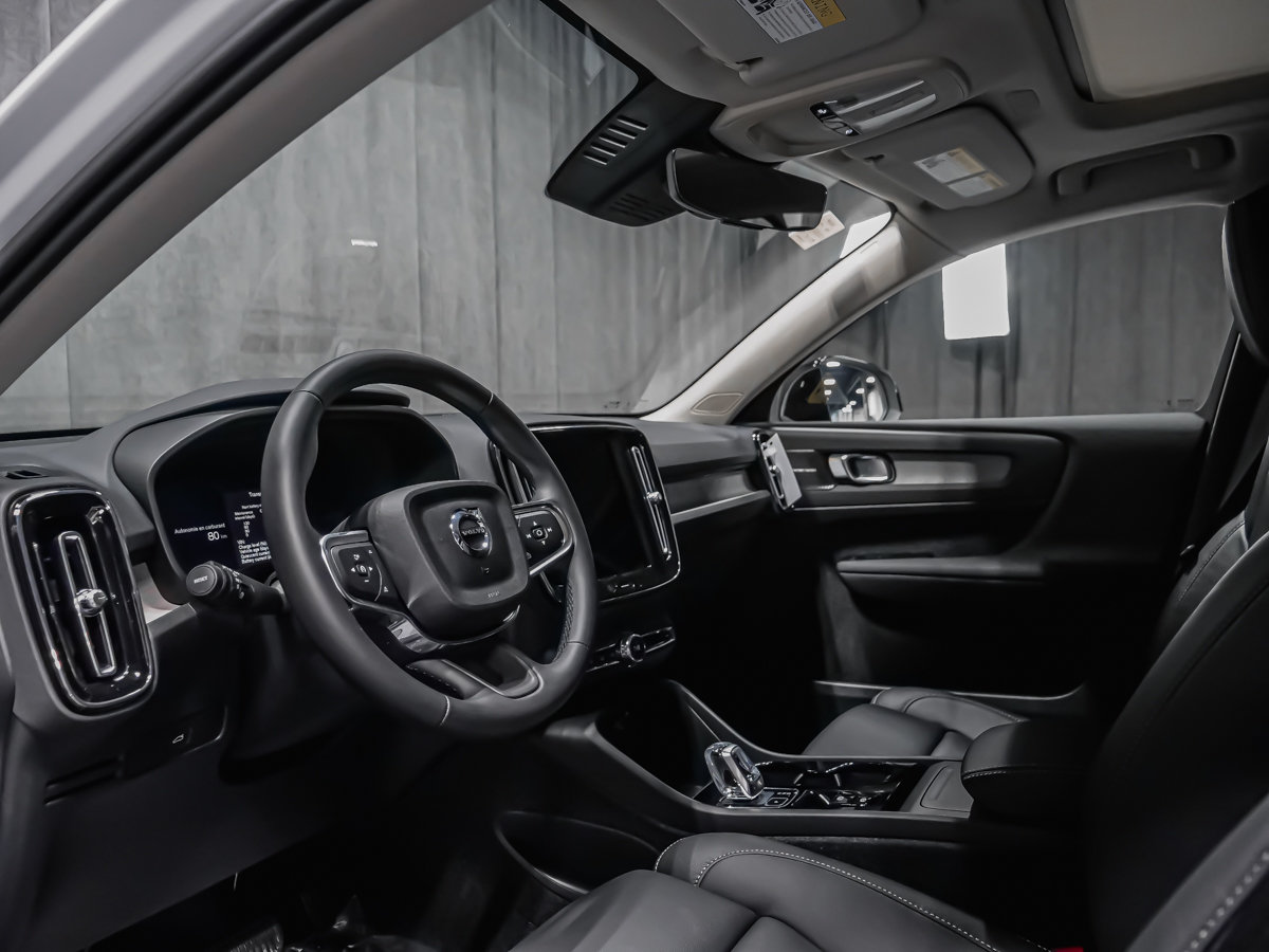 2026 Volvo XC40 Ultra (Dark Theme)-5