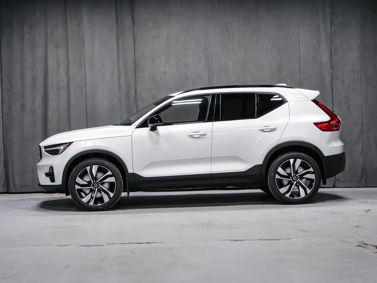 2026 Volvo XC40 Ultra (Dark Theme)-2