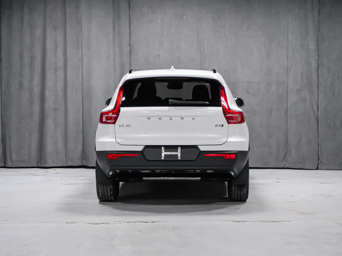 2026 Volvo XC40 Ultra (Dark Theme)-4