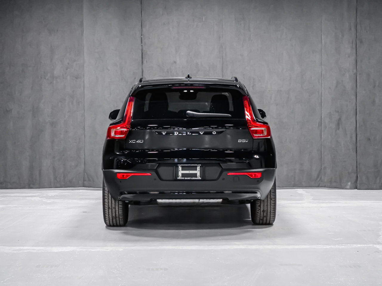 Volvo XC40 Core (Dark Theme) 2026-4