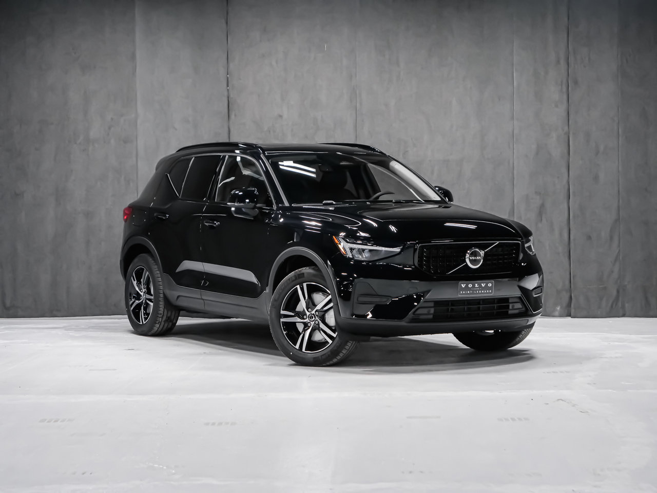 Volvo XC40 Core (Dark Theme) 2026-1