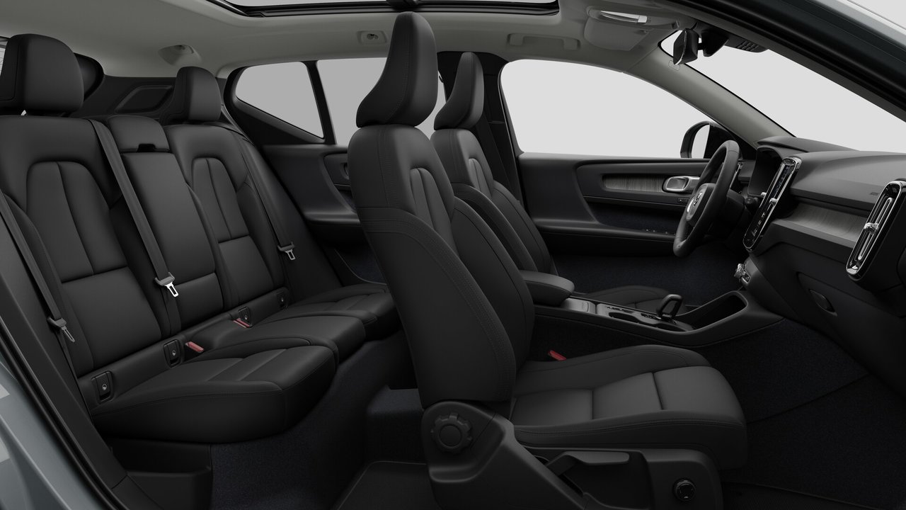 Volvo XC40 Core (Dark Theme) 2026-12