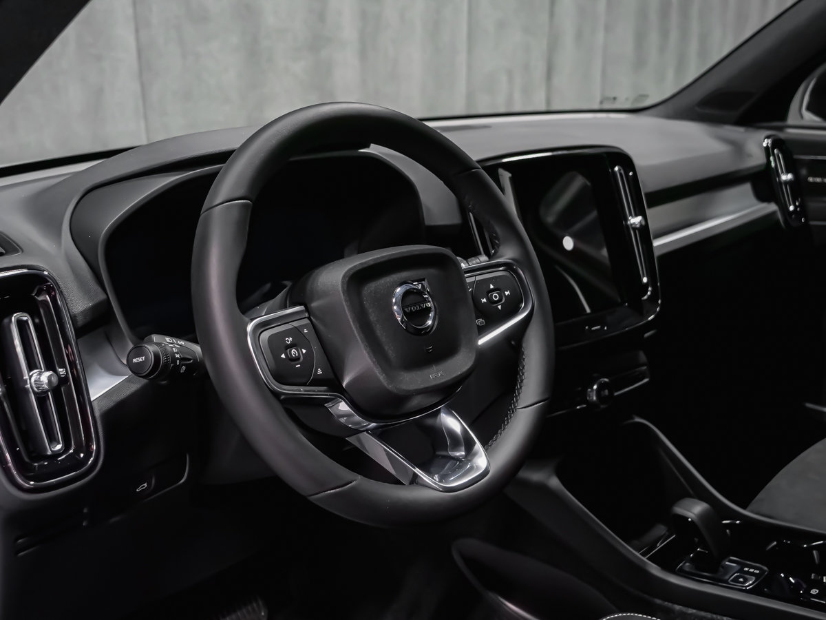 Volvo XC40 Ultra Black Edition 2026-11