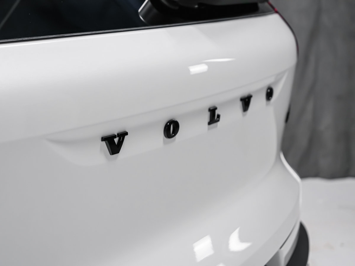 Volvo XC40 Ultra Black Edition 2026-7