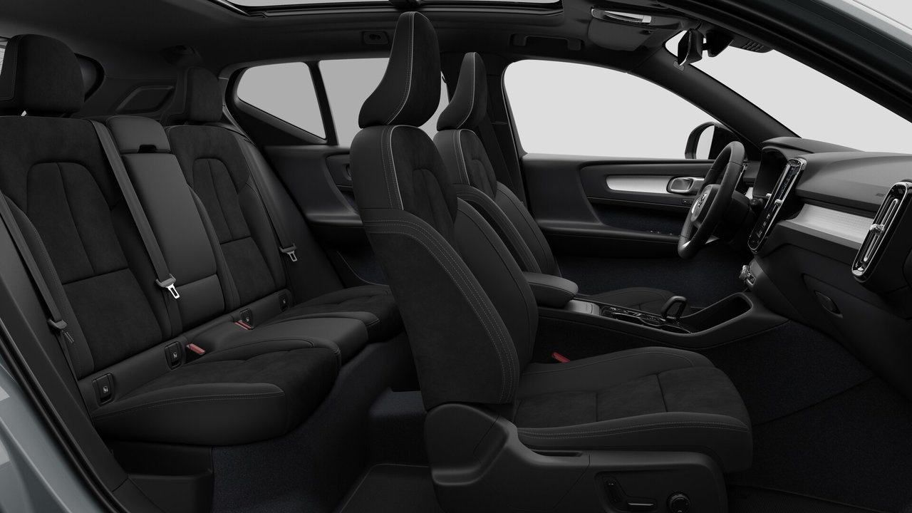 Volvo XC40 Plus (Dark Theme) 2026-12