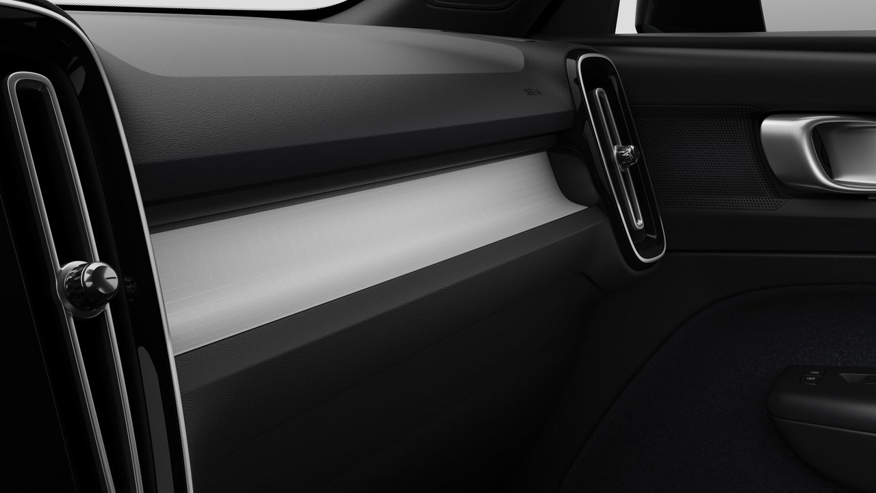 Volvo XC40 Plus (Dark Theme) 2026-8