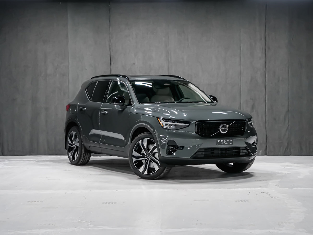 2026 Volvo XC40 Plus (Dark Theme)-1