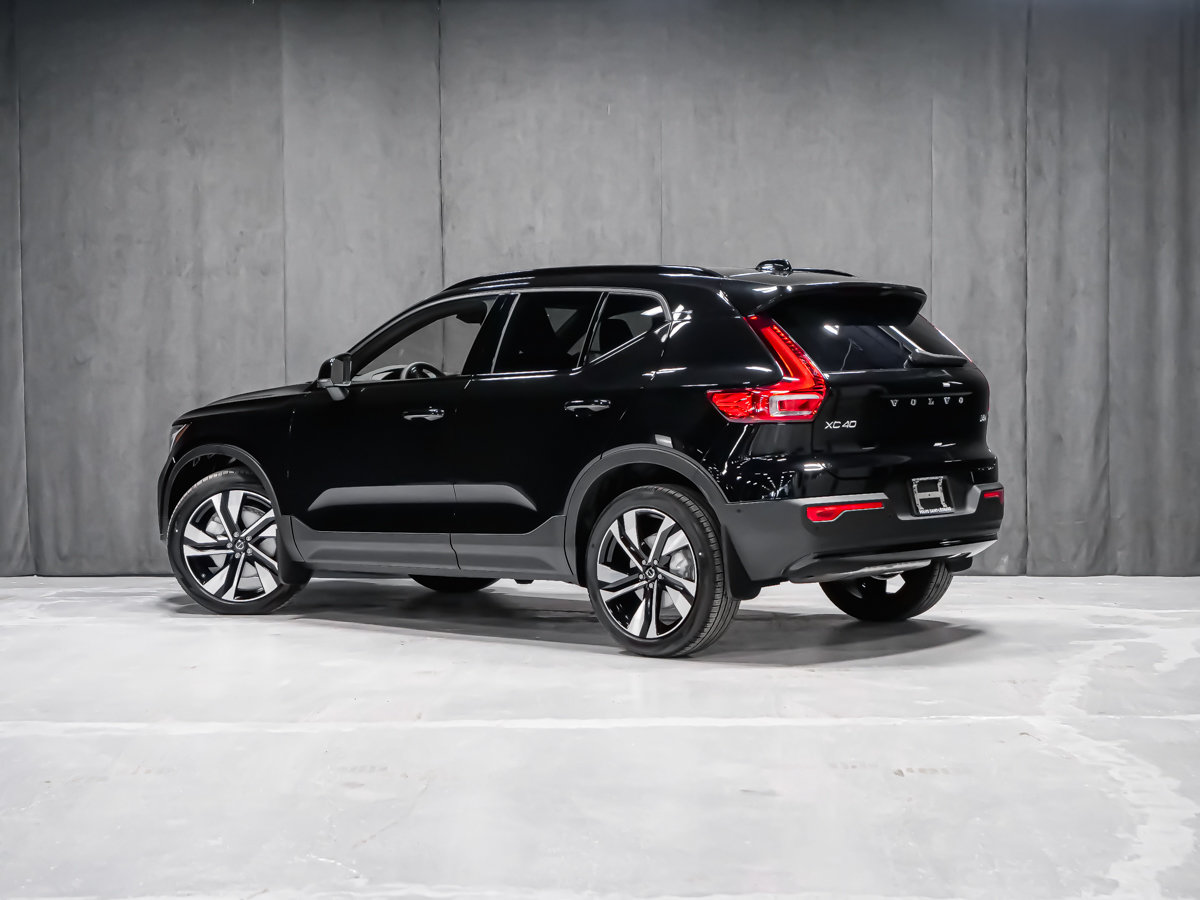 2026 Volvo XC40 Plus (Dark Theme)-4