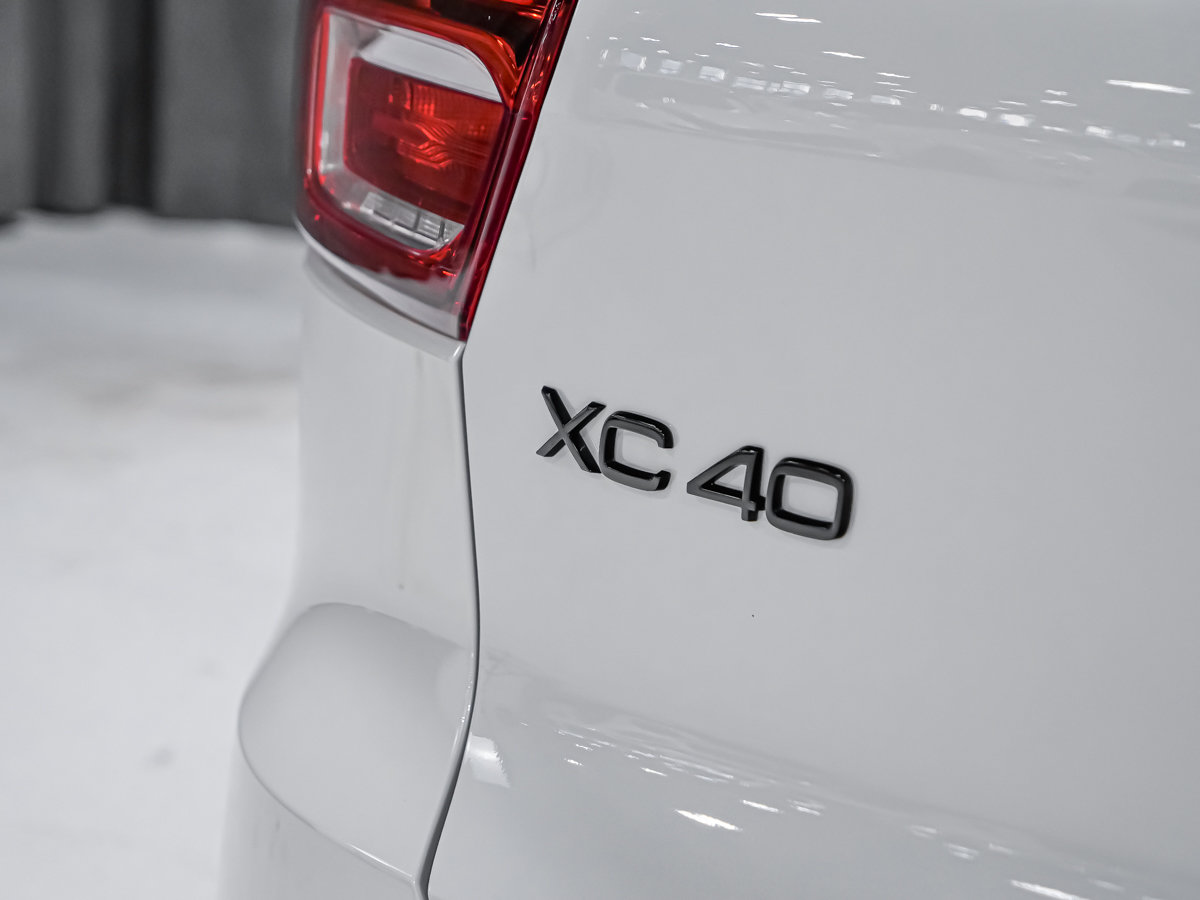Volvo XC40 Ultra Black Edition 2026-5