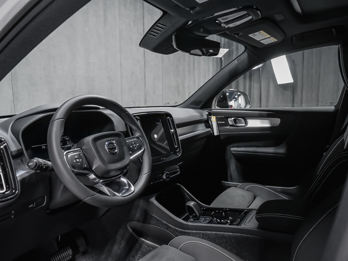 Volvo XC40 Ultra Black Edition 2026-7