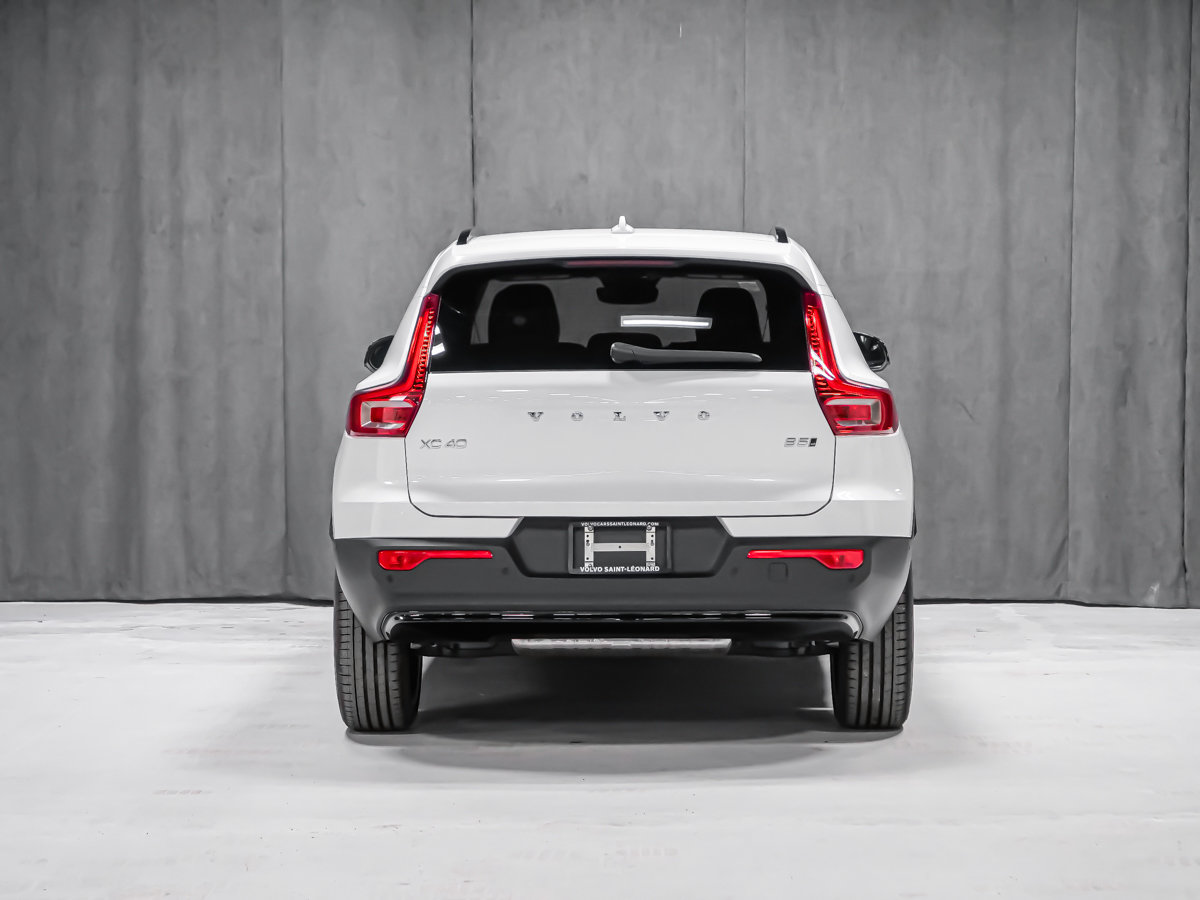2026 Volvo XC40 Ultra (Dark Theme)-4