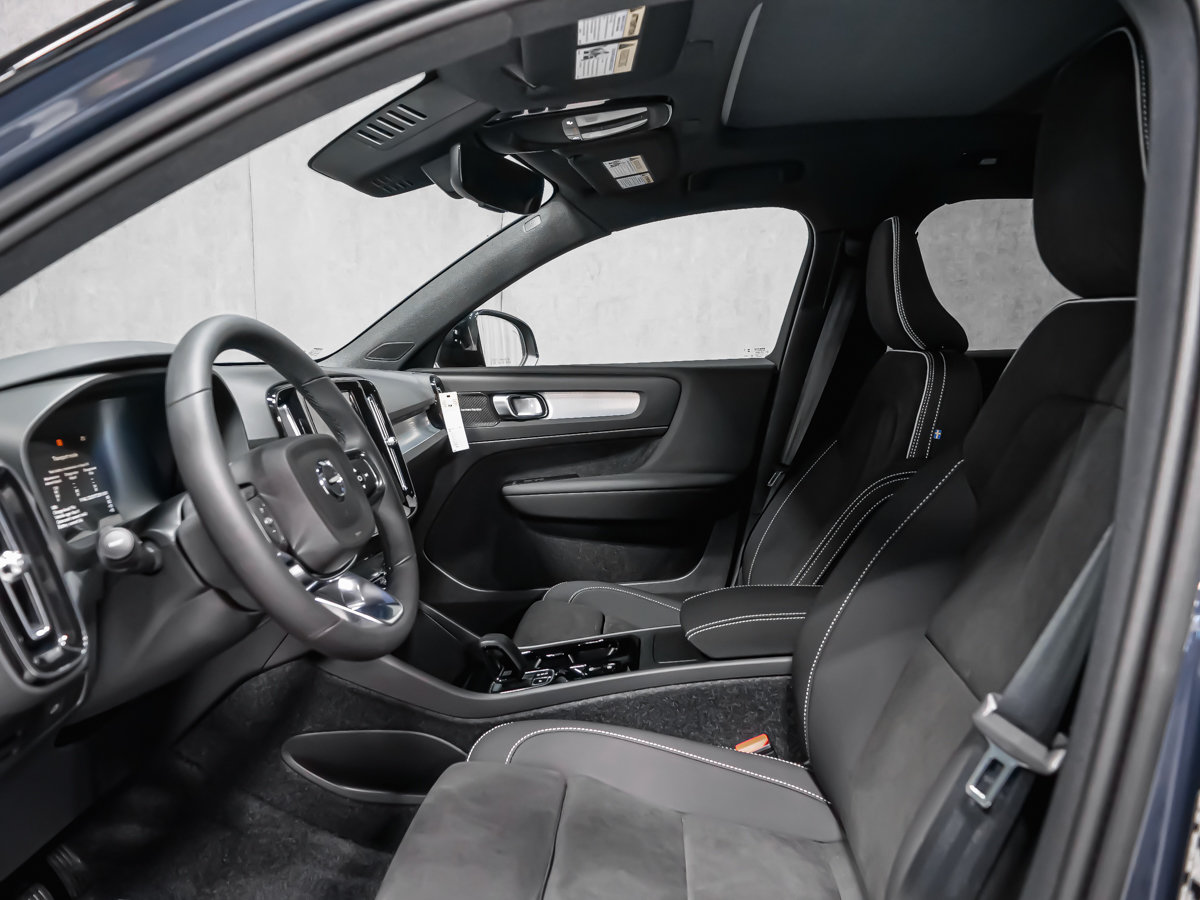 Volvo XC40 Ultra Black Edition 2026-10